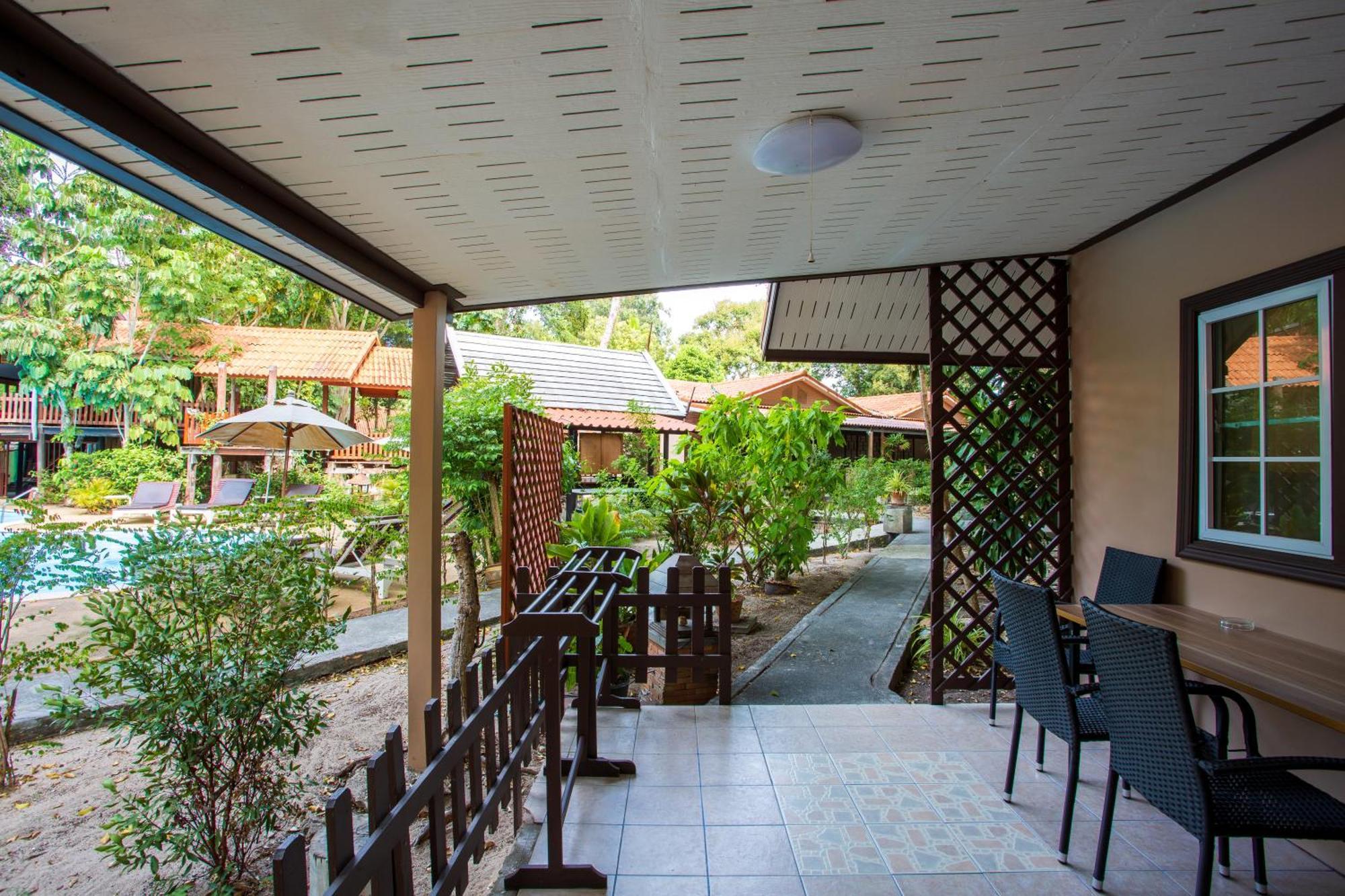 Harry'S Bungalows Маенам Экстерьер фото