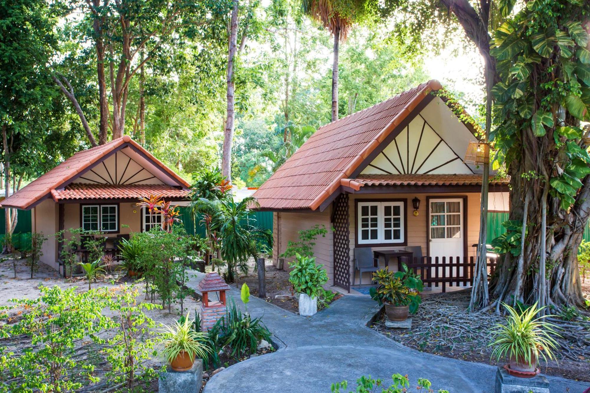 Harry'S Bungalows Маенам Экстерьер фото